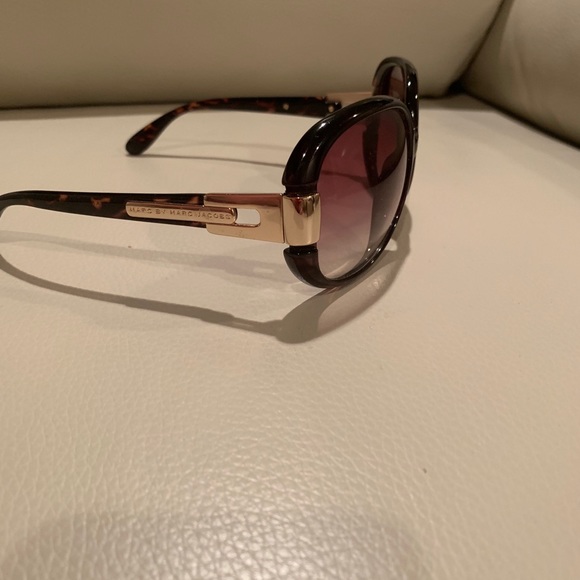 Marc Jacobs sunglasses ?